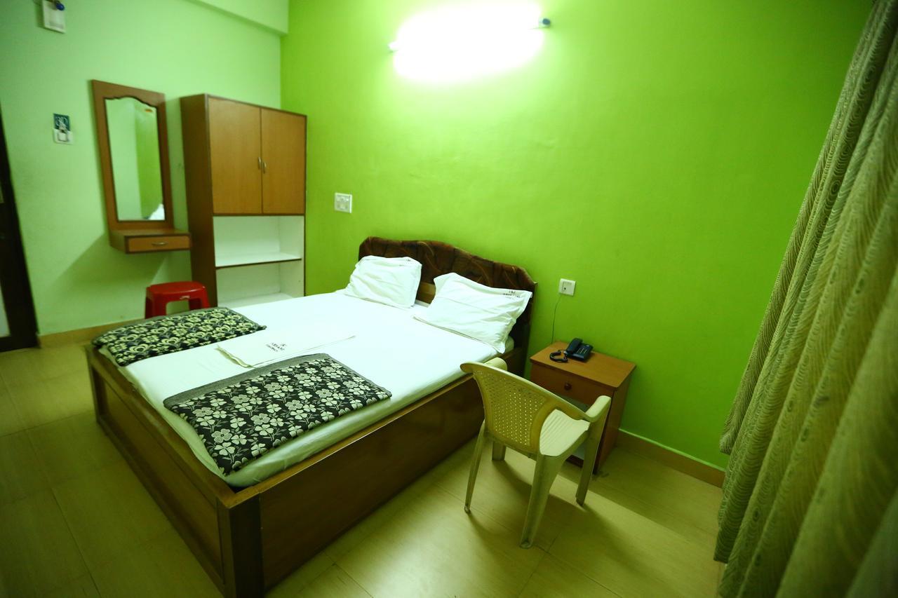 Abirami Residency Hotel Tirukkadaiyur Luaran gambar